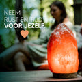 Compacte Himalaya zoutlamp, ideaal voor kleine ruimtes.