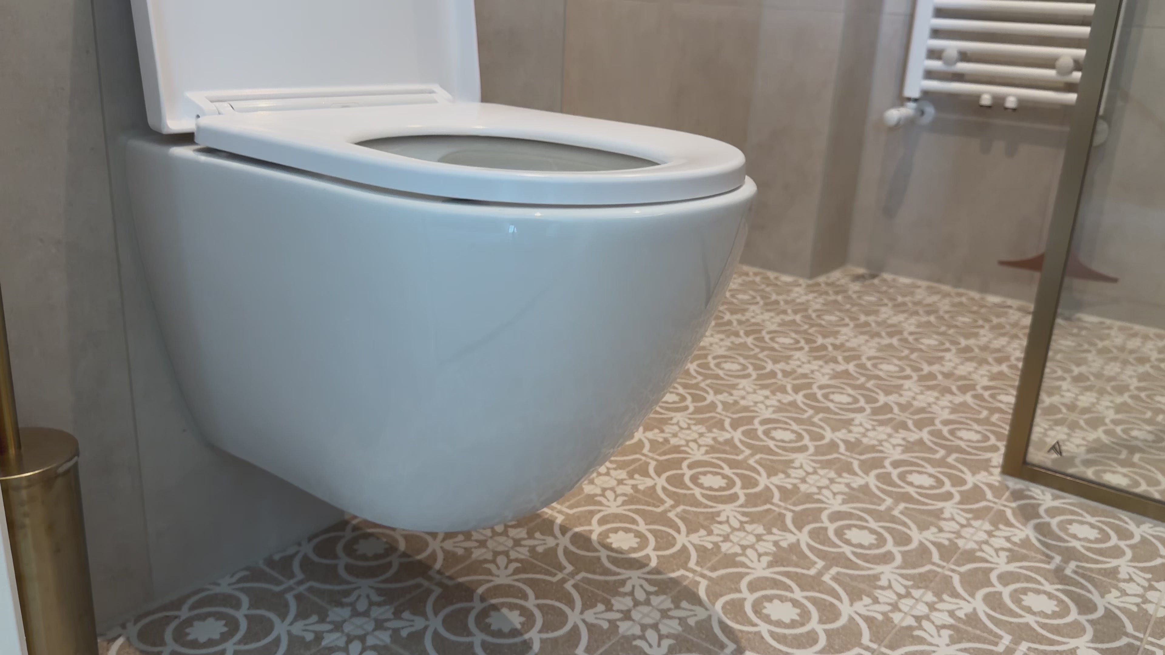 Load video: Toiletreinigerstrips video duurzame strips